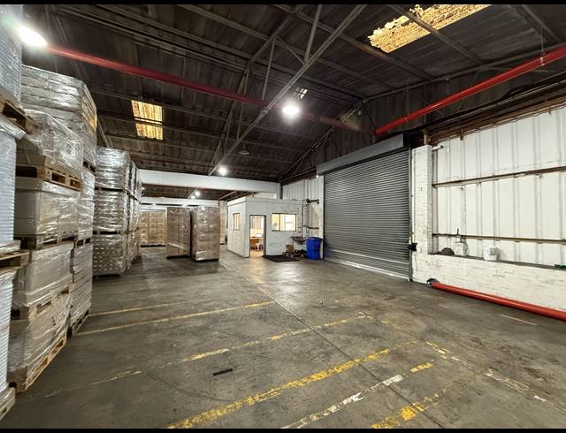 2,800M² WAREHOUSE TO LET IN BELLVILLE SOUTH